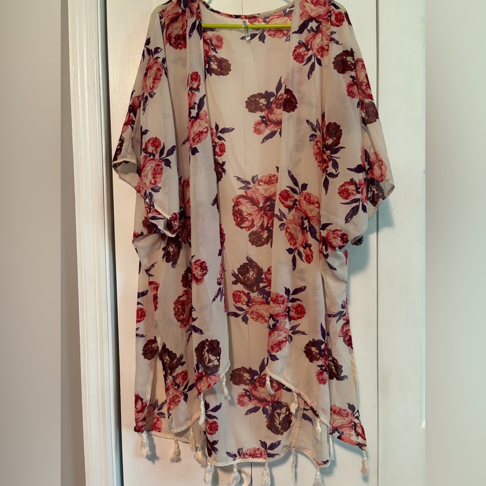 Chic Floral Kimono with Pink and Cream Accents
